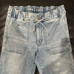 American Eagle jean joggers light wash 6
